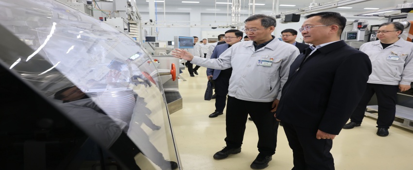 侯景濱到保定卷煙廠(chǎng)走訪(fǎng)交流