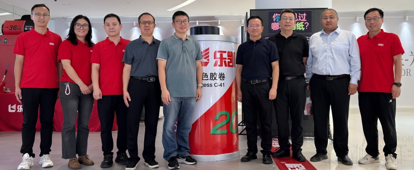 樂(lè )凱膠片國慶亮相保定萬(wàn)博廣場(chǎng)，8天沉浸式體驗點(diǎn)燃市民光影熱情